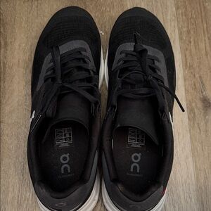 On Running women’s Black and Gray Sneakers